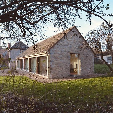 High Cogges Farm Holiday Cottages - The Cart Shed Вітні Екстер'єр фото